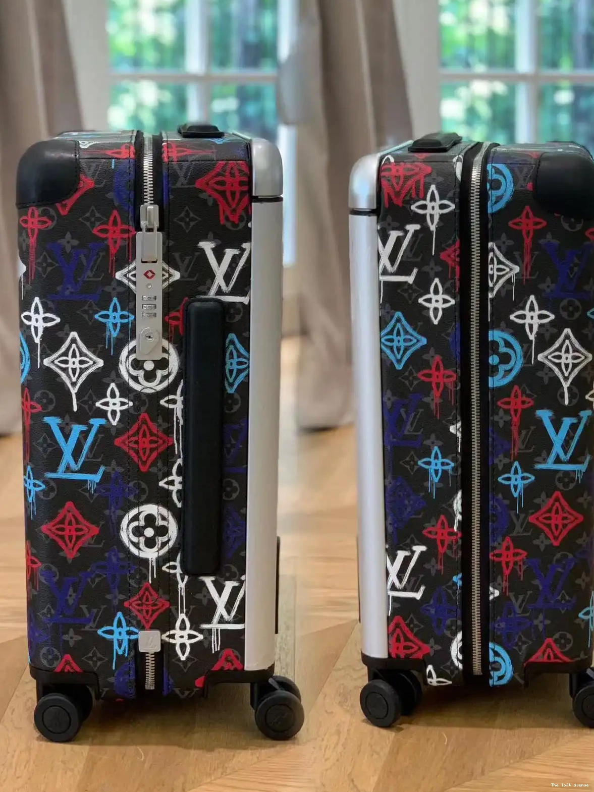 SUITCASE CUSTOM CABIN GRAFFITI HORIZON 55 37L 0617